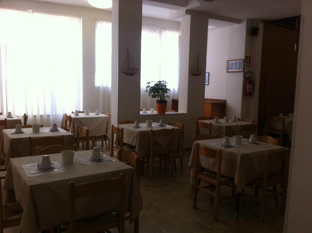 Oxford Hotel Rimini Ngoại thất bức ảnh